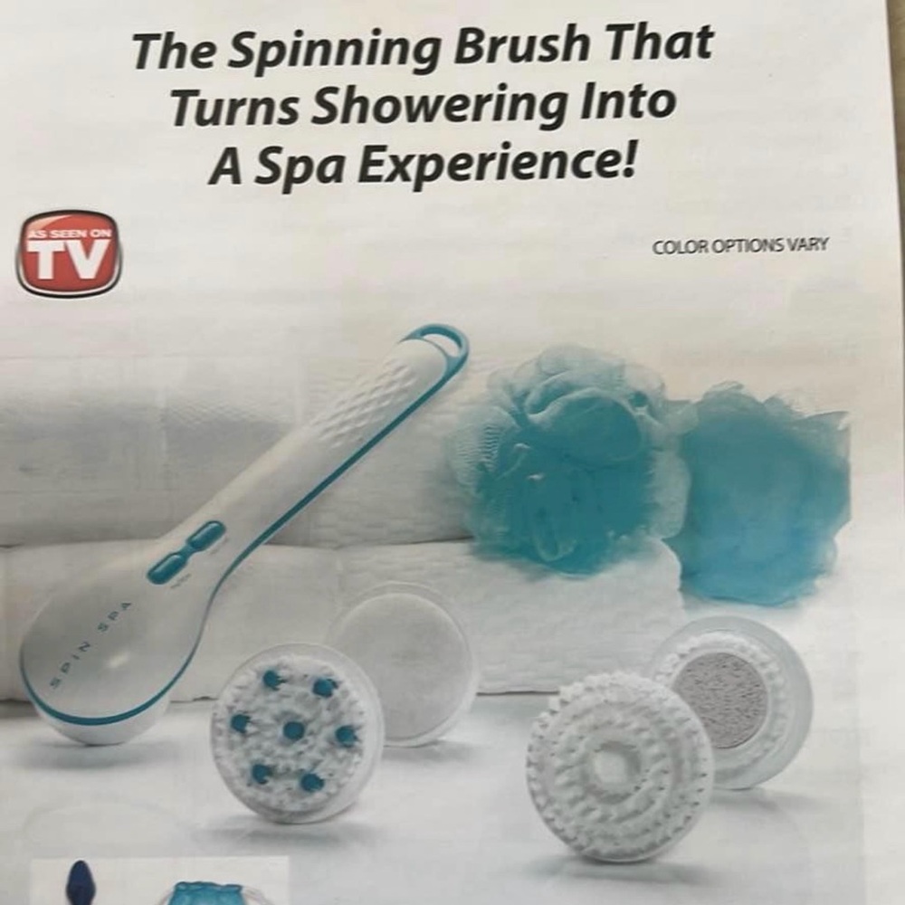 Spinning Shower Brush with Attachments - Picture 1 of 2